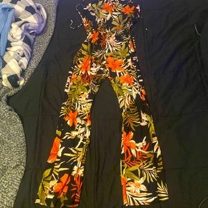 Size 4 in women pant suits, never worn